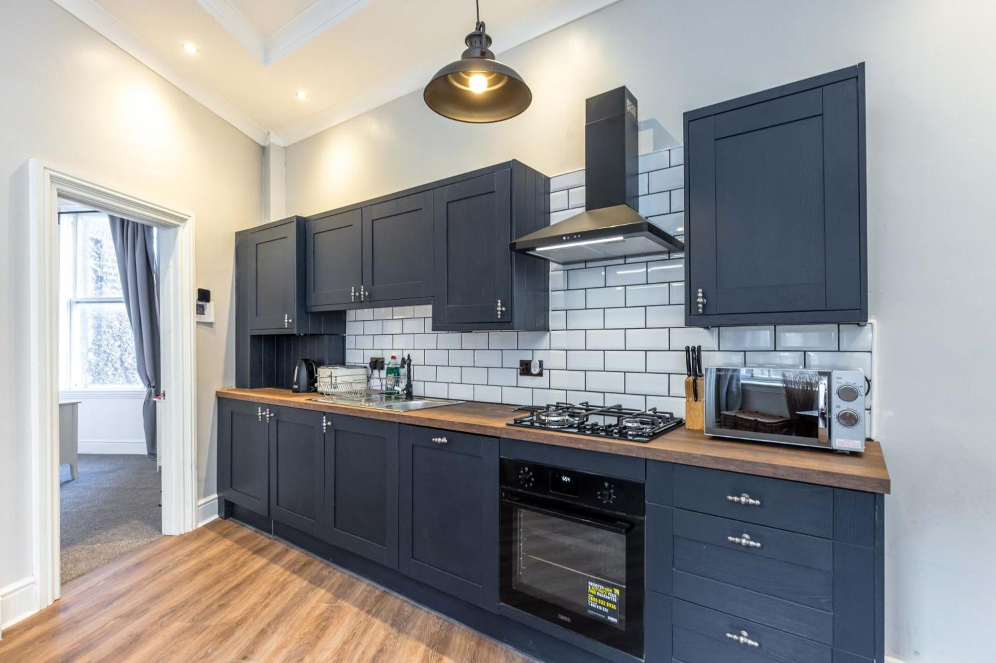 Traditional 3 Bedroom Quiet Duplex Flat By High St, Trams And Buses - Just 1-5 Miles To Centre Эдинбург Экстерьер фото